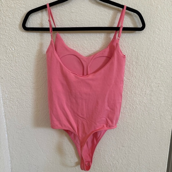 NWT ANWND Pink Seamless Bodysuit Built-In Bra Adjustable Straps Thong Size M/L - Picture 4 of 6